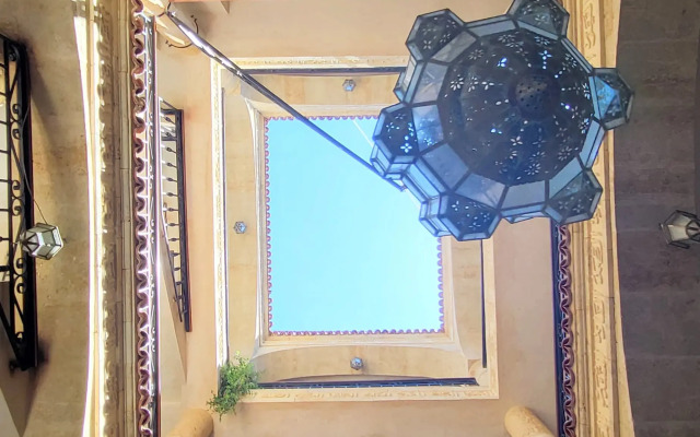Al Madina Riad Hotel