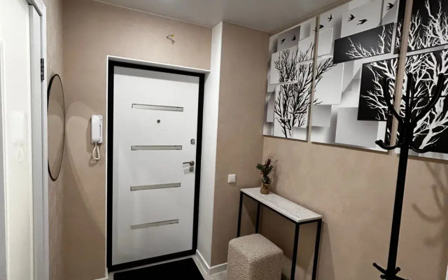 Shikarnaya studiya v Arbekovo Flat