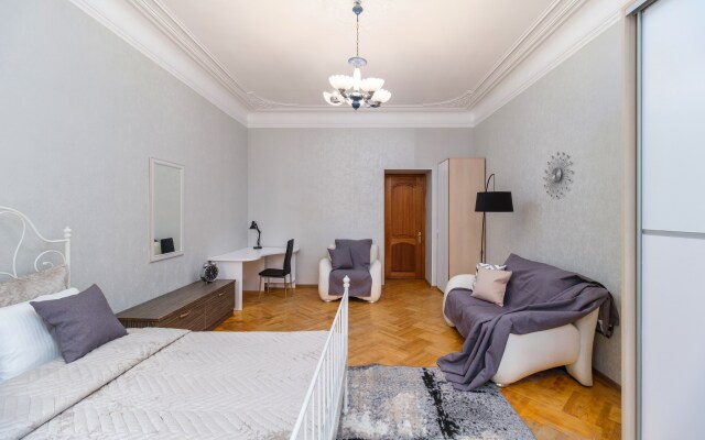 3 Spalni U Nekrasovskogo Sada Apartments