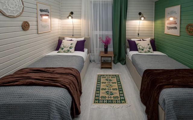 Point 371 Izumrudnyj Guest House