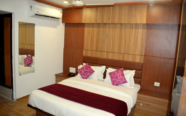 Palak Palace Hotel