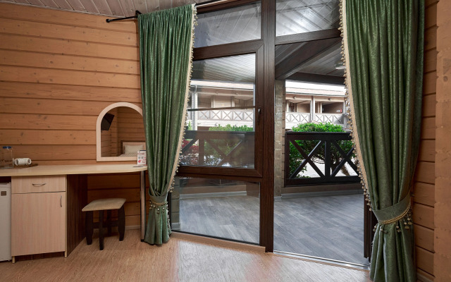 Отель Журавли