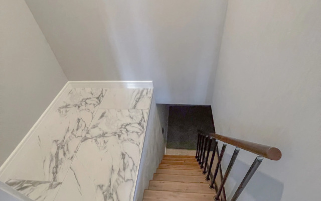 Dvukhurovnevye s basseynom Apartments