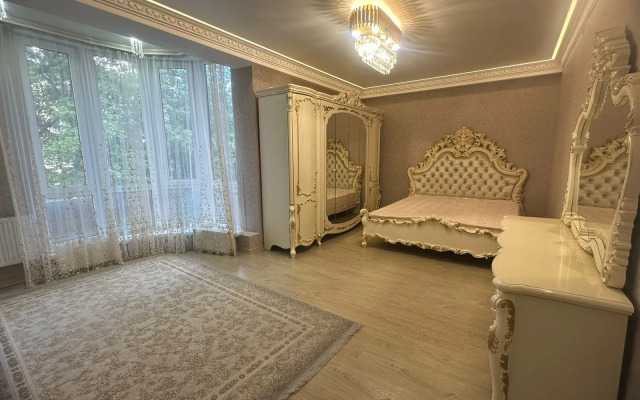 Vozle TSentralnogo Rynka Flat