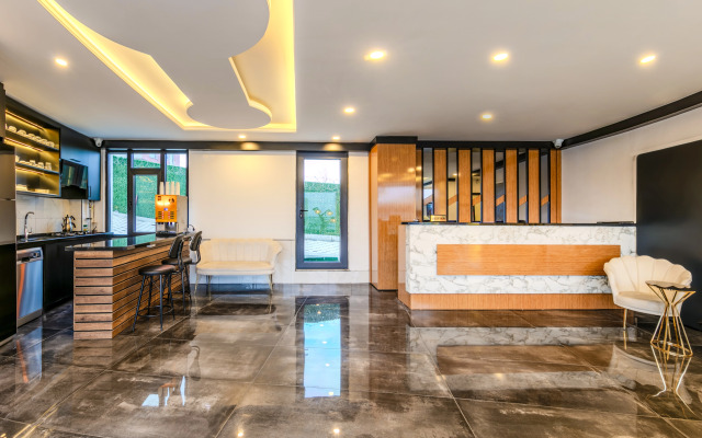 Отель Solin Airport Hotel