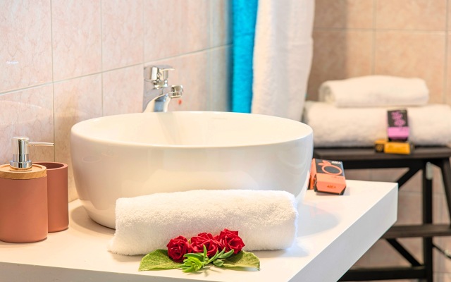 Chania City Heated Pool Villa