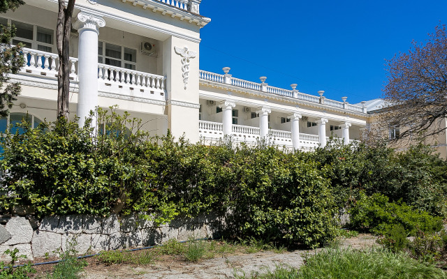 Отель Ампир