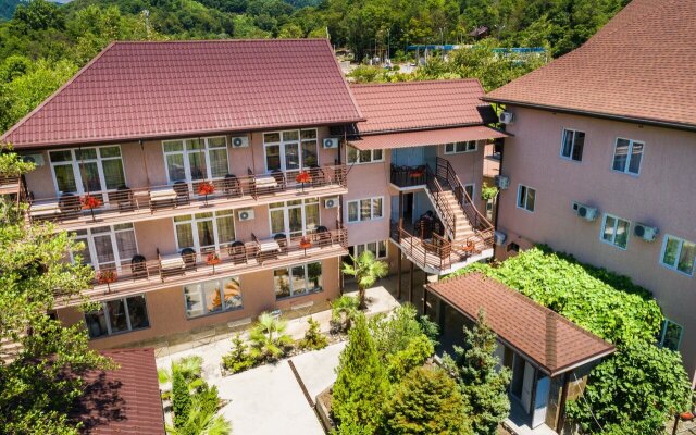 Gostevoy Dom U Yeleny Guest House