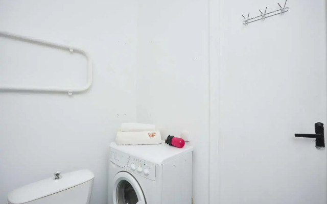 Dobrye Sutki Na Generala Strelbitskogo Flat