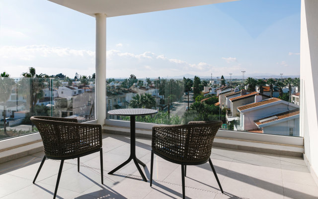 Two Bedroom Pool View (Oroklini Beach 300m) Apartments