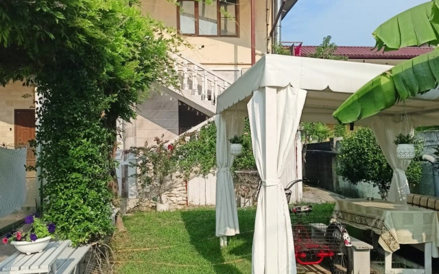 Dzhungli Guest house