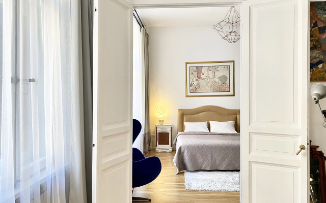 Квартира Art Tolstoy House