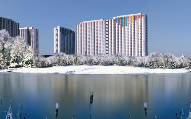 Brenton Klub Ofitsialniiy partner Izmailovo Delta Hotel