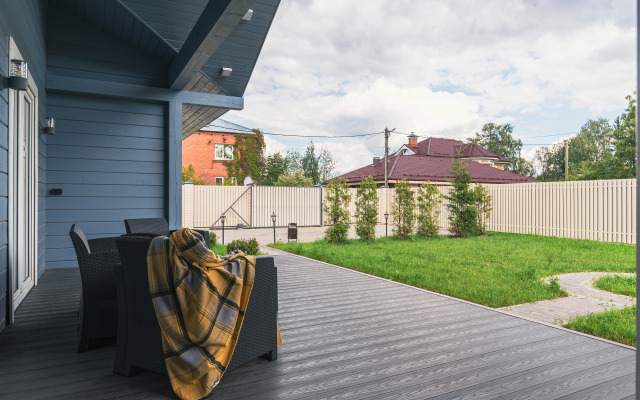 Частный дом Коттедж у озера на Речной