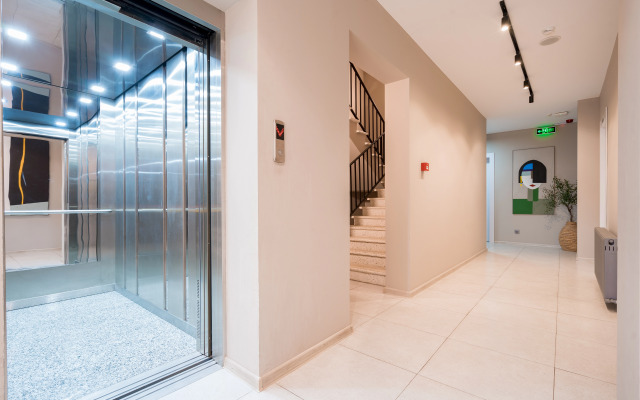 Doors Hotel