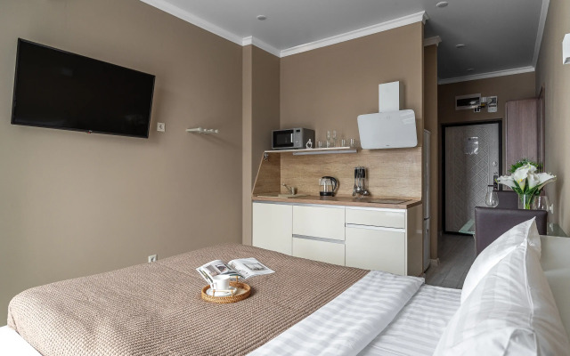 Red Art Light Rosen Apartments