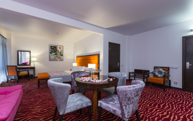 Sunrise Garden Hotel