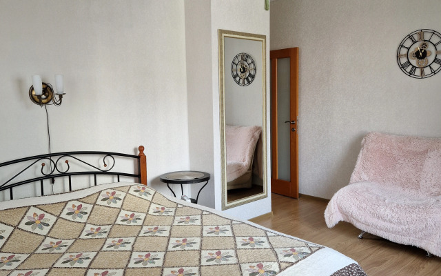 3-h komnatnye Solnechnaya Storona Parkovka besplatnaya Apartments