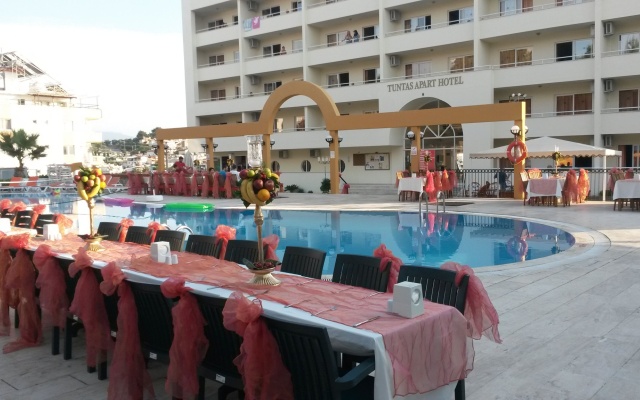 Tuntas Family Suites Kusadasi