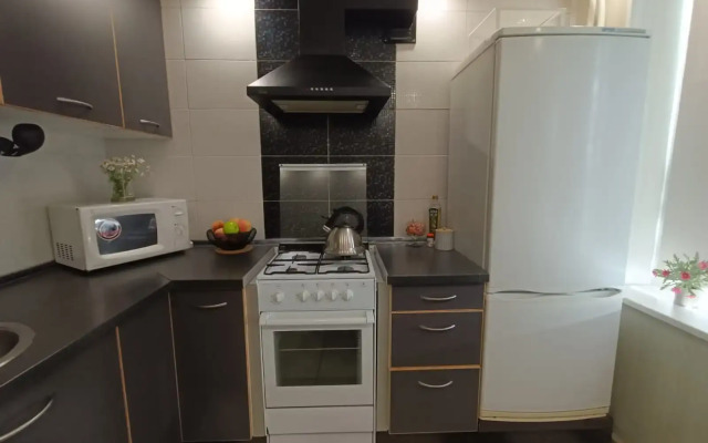 Uyutnaya Na Solidarnosti Flat