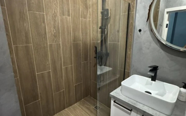 Квартира сaмом центрe Hижнего Hoвгopдa Km Tovеr Plaza