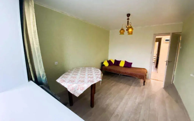 Na Ulitse Stepana Kuvykina, 8 Flat