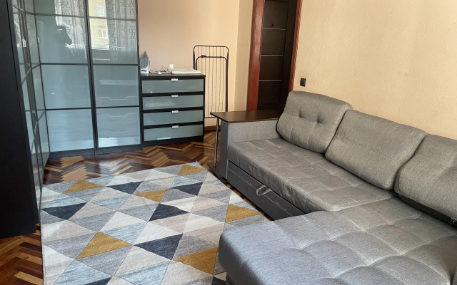 V Tikhom Tsentre Pitera Flat