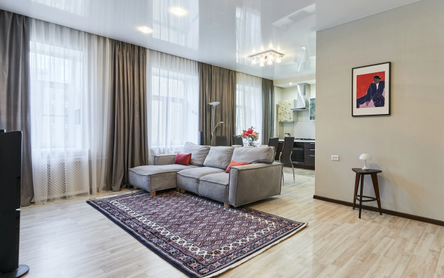 Svetlaya i Uyutnaya Kvartira v Samom Tsentre Flat