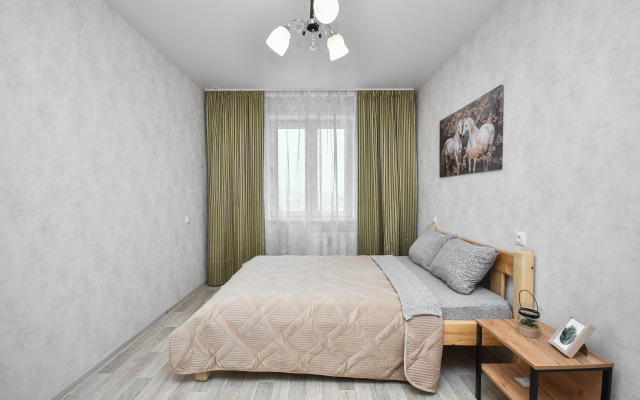 Prostornaya Kvartira Vozle SFU Flat