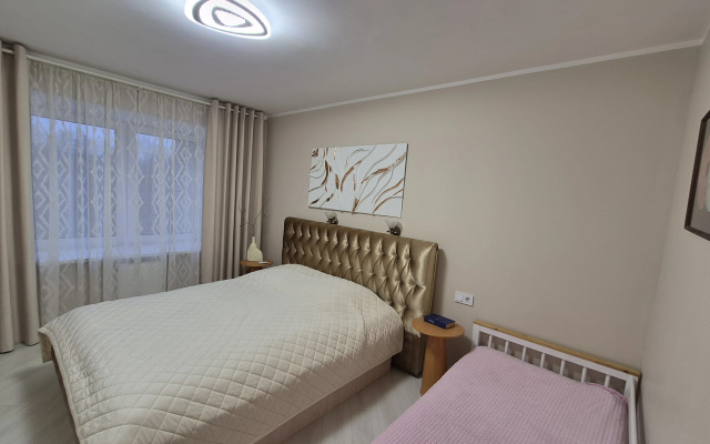 V Tsentre Park Frunze Amfiteatr Apartments