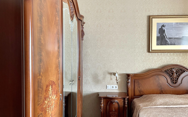 Premier Black Sea Flat