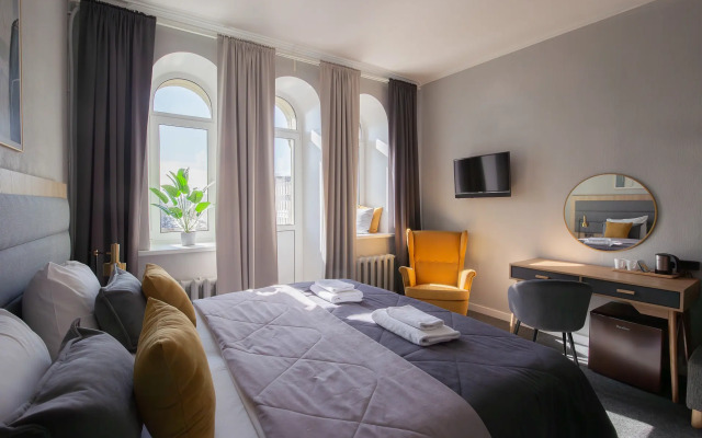 Lopatin Nevsky 100 Hotel