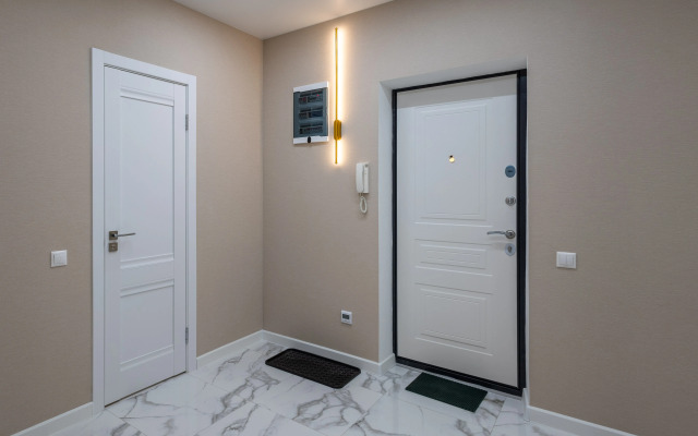 U Berega Naprotiv Naberezhnoy Flat