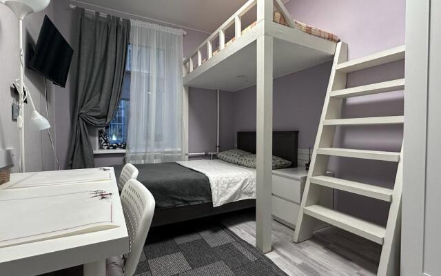 Studiya v Tsentre na Fontanke dlya Troikh Flat