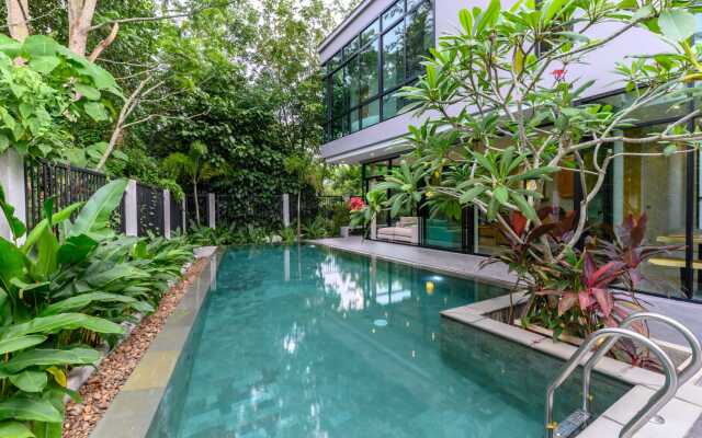 Tropical Paradise Villa with Large Pool Villa