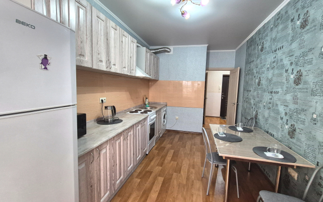 Квартира просторная с тремя раздельными спальными местами парк Галицкого