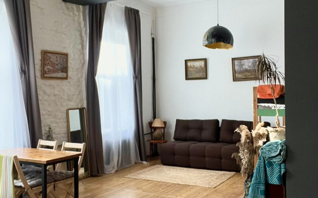 Na Kommunisticheskoy 12 Flat