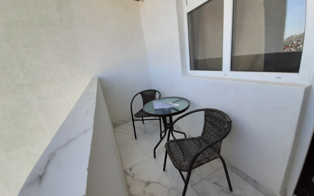 S Evroremontom Apartments