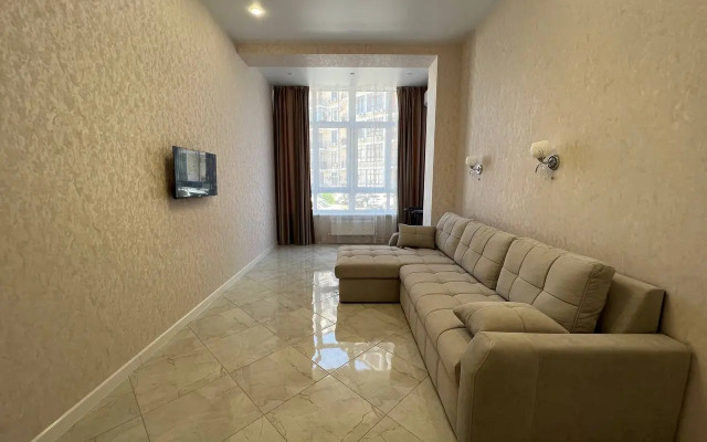 Квартира трехкомнатная Крымская 22