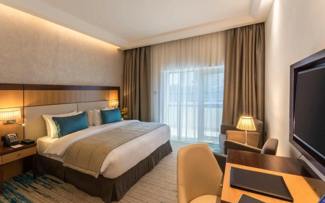 Golden Tulip Media Hotel