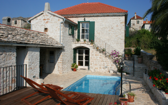 Maruka Villa
