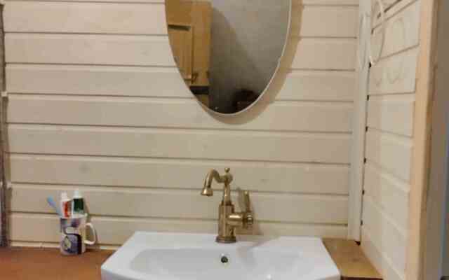 Частный дом Дом у реки в английском стиле