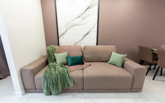 Na Ulitse Sergeya Dzhanbrovskogo, 4k1 Flat