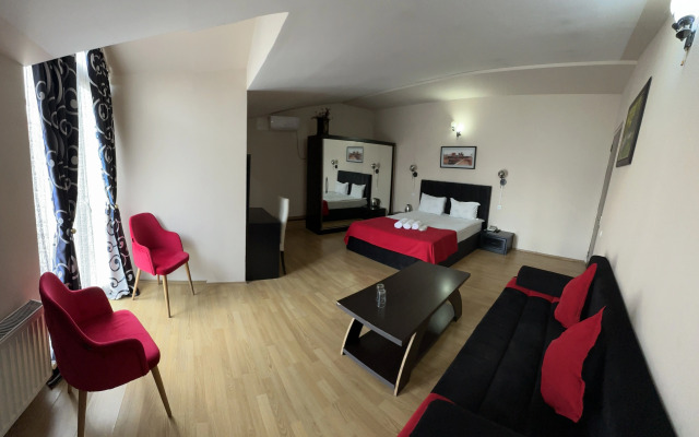 Qeroli old town Hotel