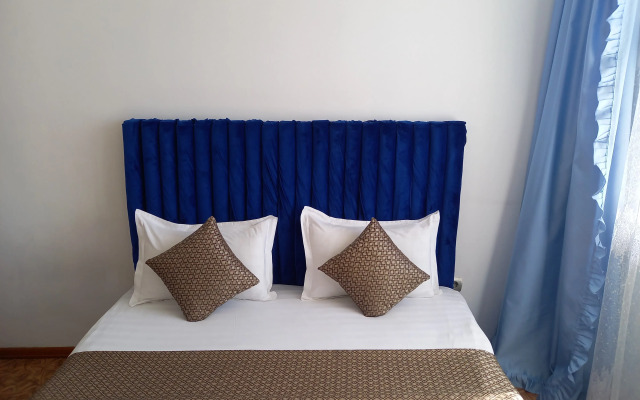 N75 Dve Bolshie Krovati V Tsentr Vselennoj Mr. HOUSE Flat