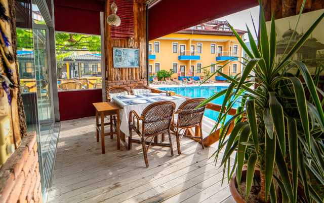 Suzanne Hotel & Restaurant