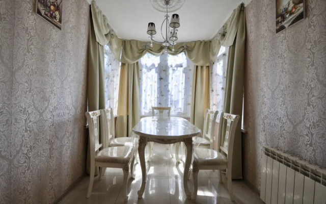 Na Ulitse Tolstogo 1 Apartments