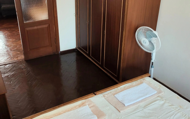 Solnechnaya v Tsentre Flat