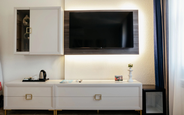 Customs House Hotel & SPA Hotel