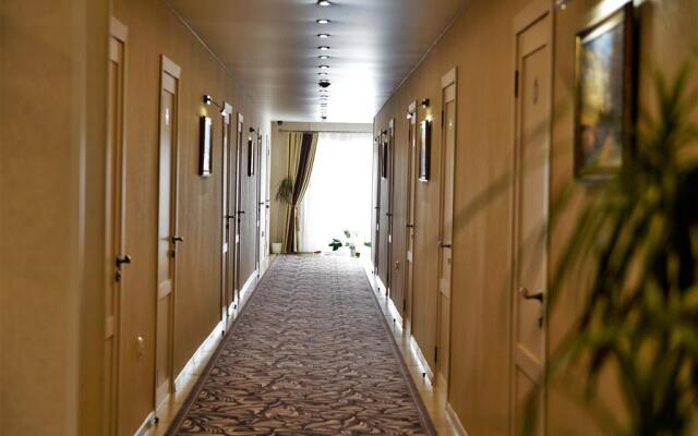 Отель Картуши